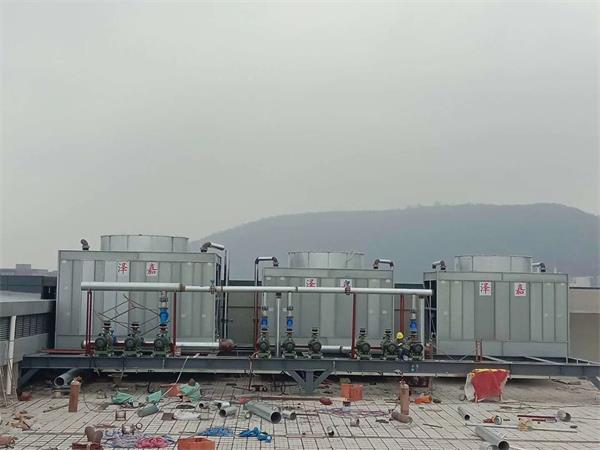 冷卻塔使用一天的耗水量是多少？